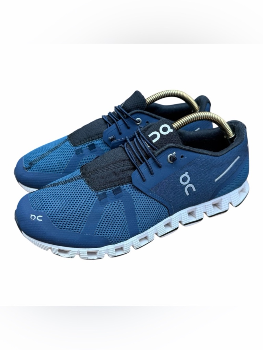 On Running Men's size 9 Cloud Athletic Shoes in Navy and White